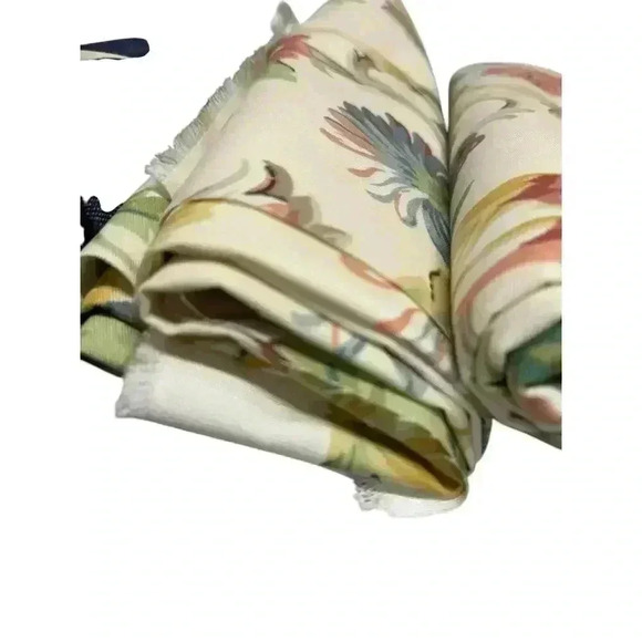 Fabric - 4 rolls of vintage floral 1 roll of dark denim 1 roll tropical floral - Picture 13 of 15